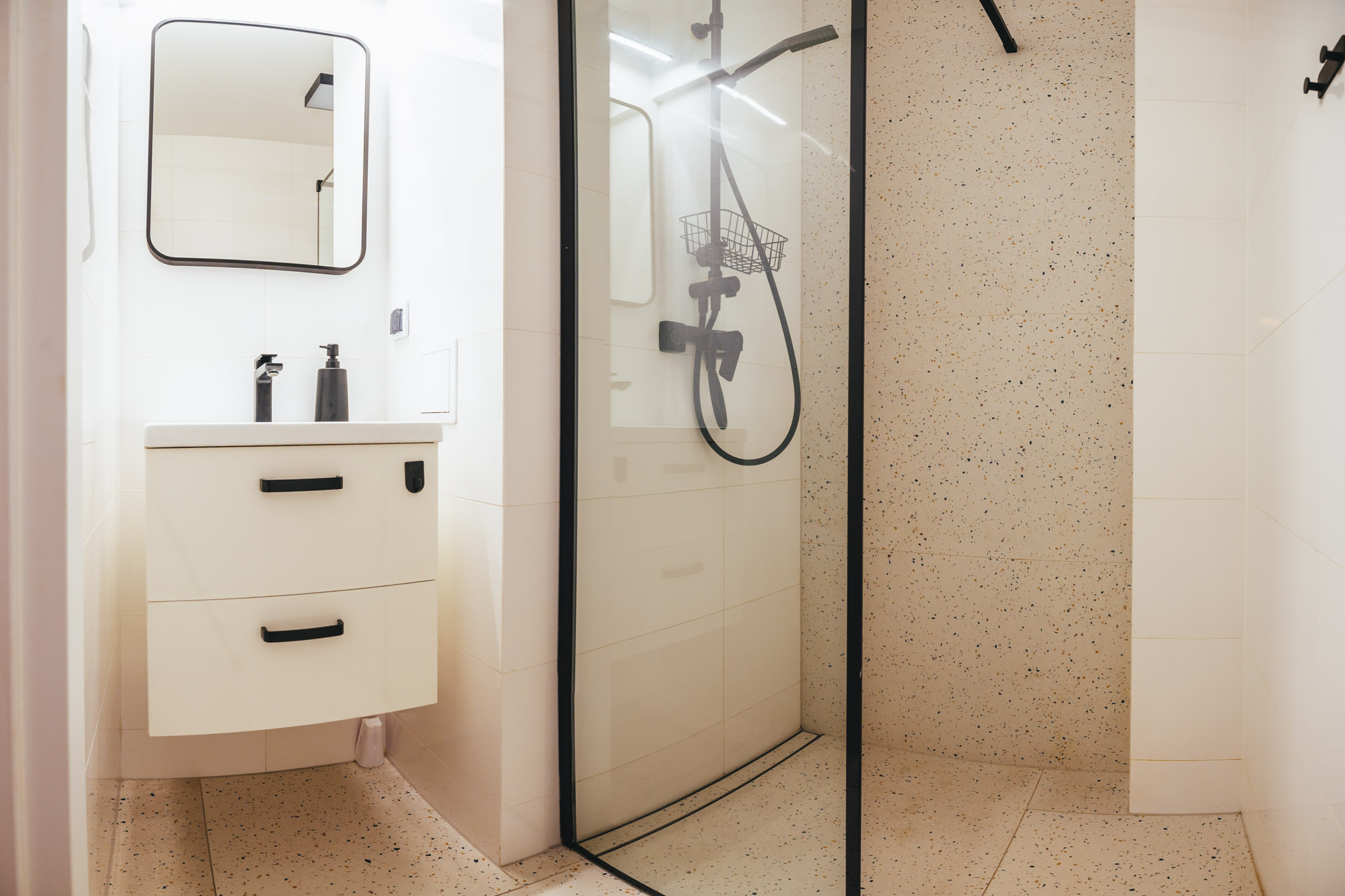 os. Planty - przy dworcu PKP - apartament z oddzielną sypialnią nr. 10 — zdjęcie 9